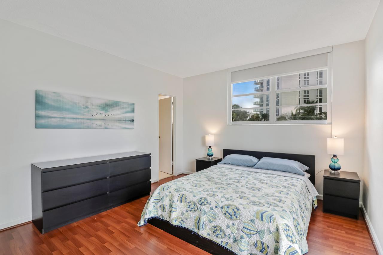 2BEDS 2BATHS APARTMENT ON THE BEACH! - thumb 9