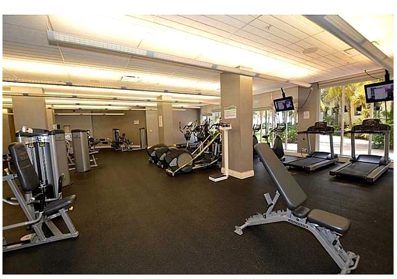 2BEDS 2BATHS APARTMENT ON THE BEACH! - thumb 16