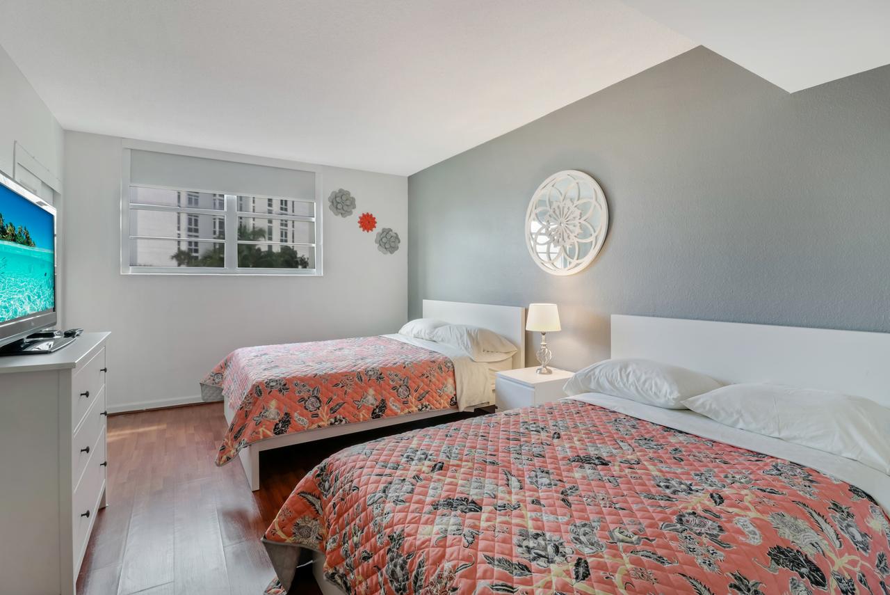 2BEDS 2BATHS APARTMENT ON THE BEACH! - thumb 6