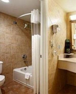 Ramada By Wyndham Hollywood Downtown - thumb 14