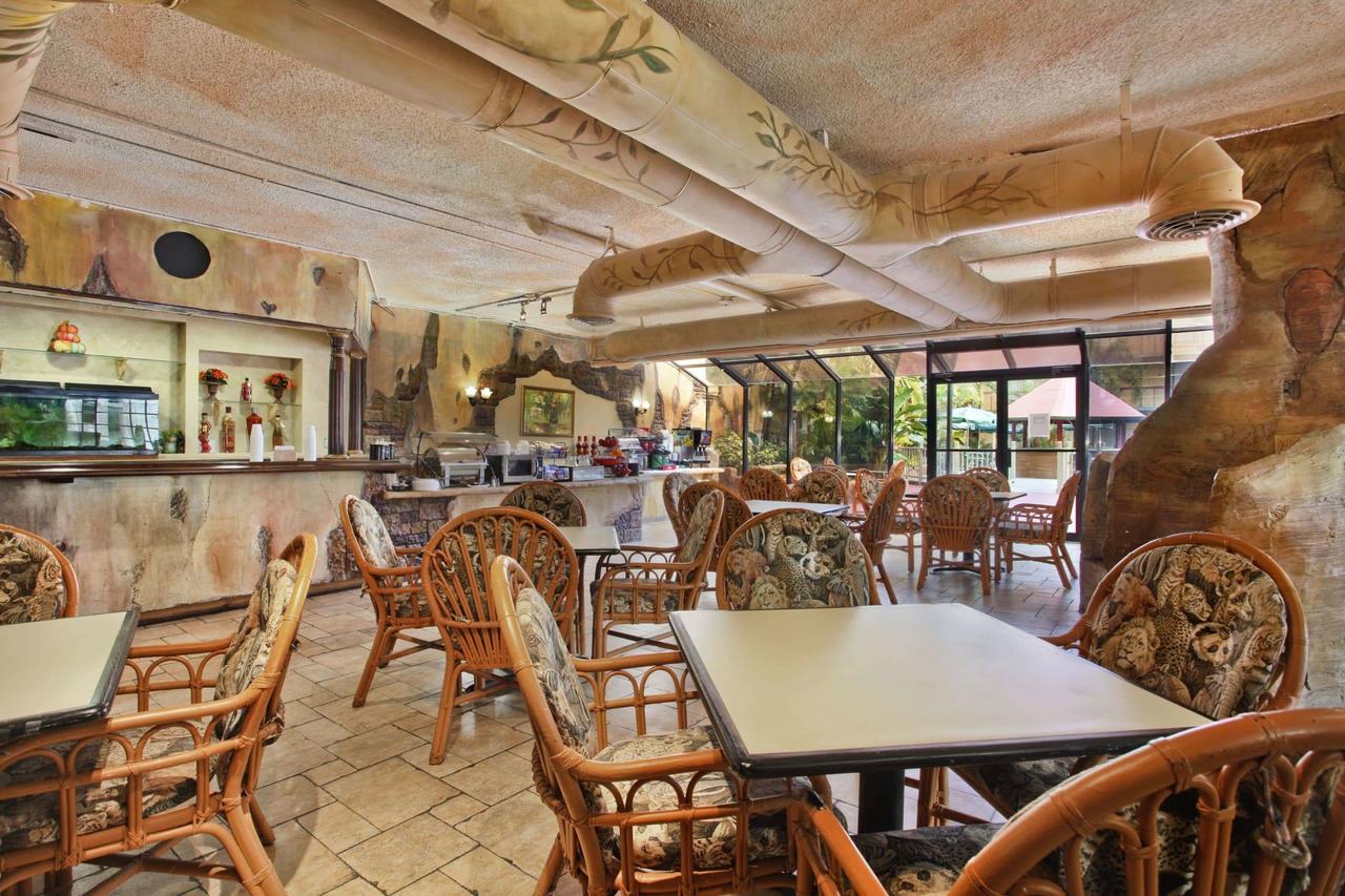 Ramada By Wyndham Hollywood Downtown - thumb 34