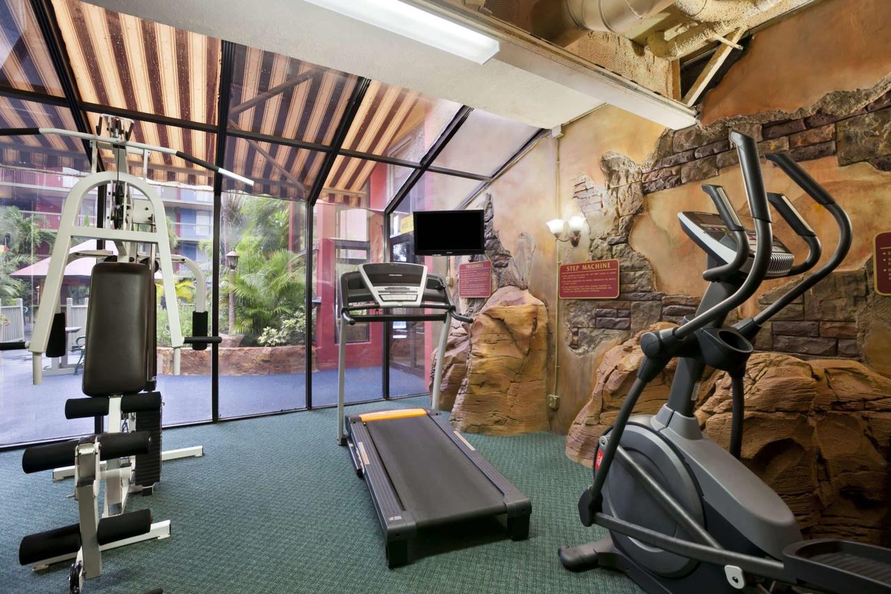 Ramada By Wyndham Hollywood Downtown - thumb 36