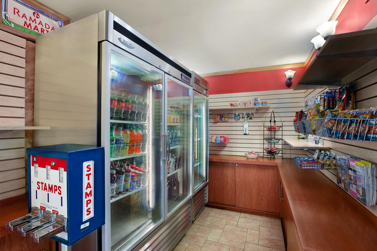 Ramada By Wyndham Hollywood Downtown - thumb 15