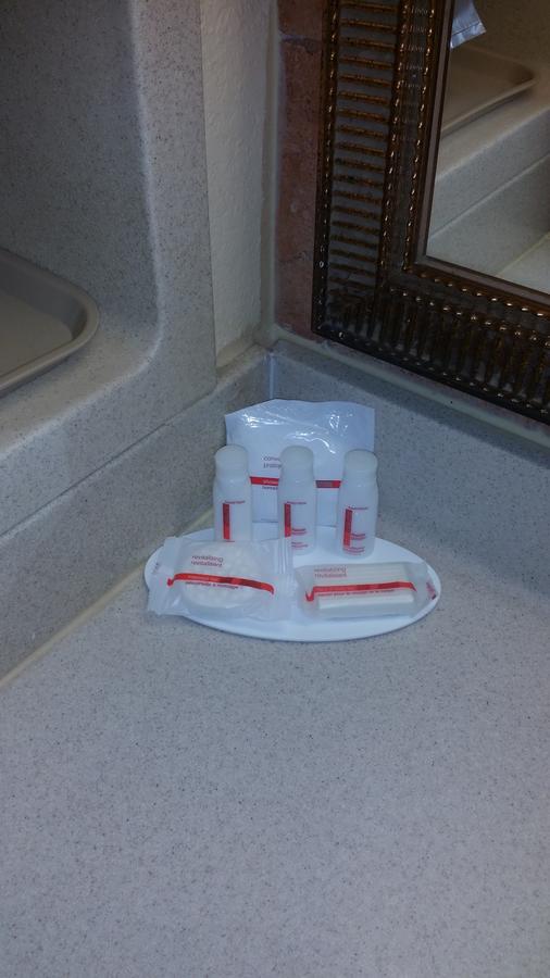 Ramada By Wyndham Hollywood Downtown - thumb 6