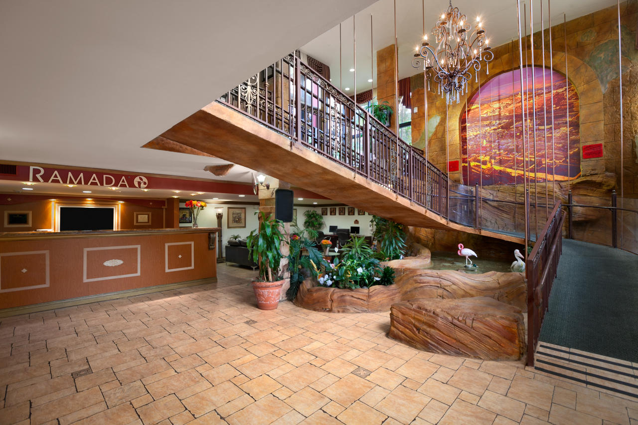 Ramada By Wyndham Hollywood Downtown - thumb 4