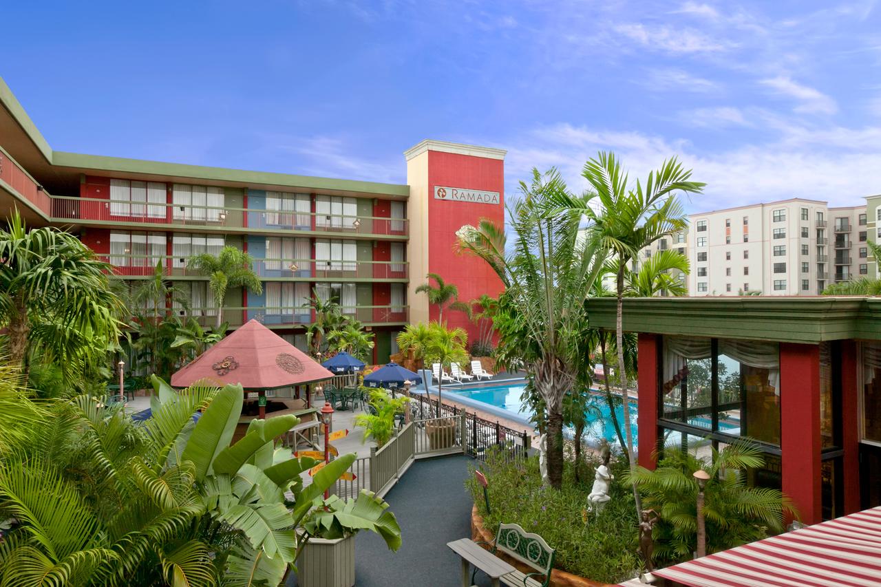 Ramada By Wyndham Hollywood Downtown - thumb 3