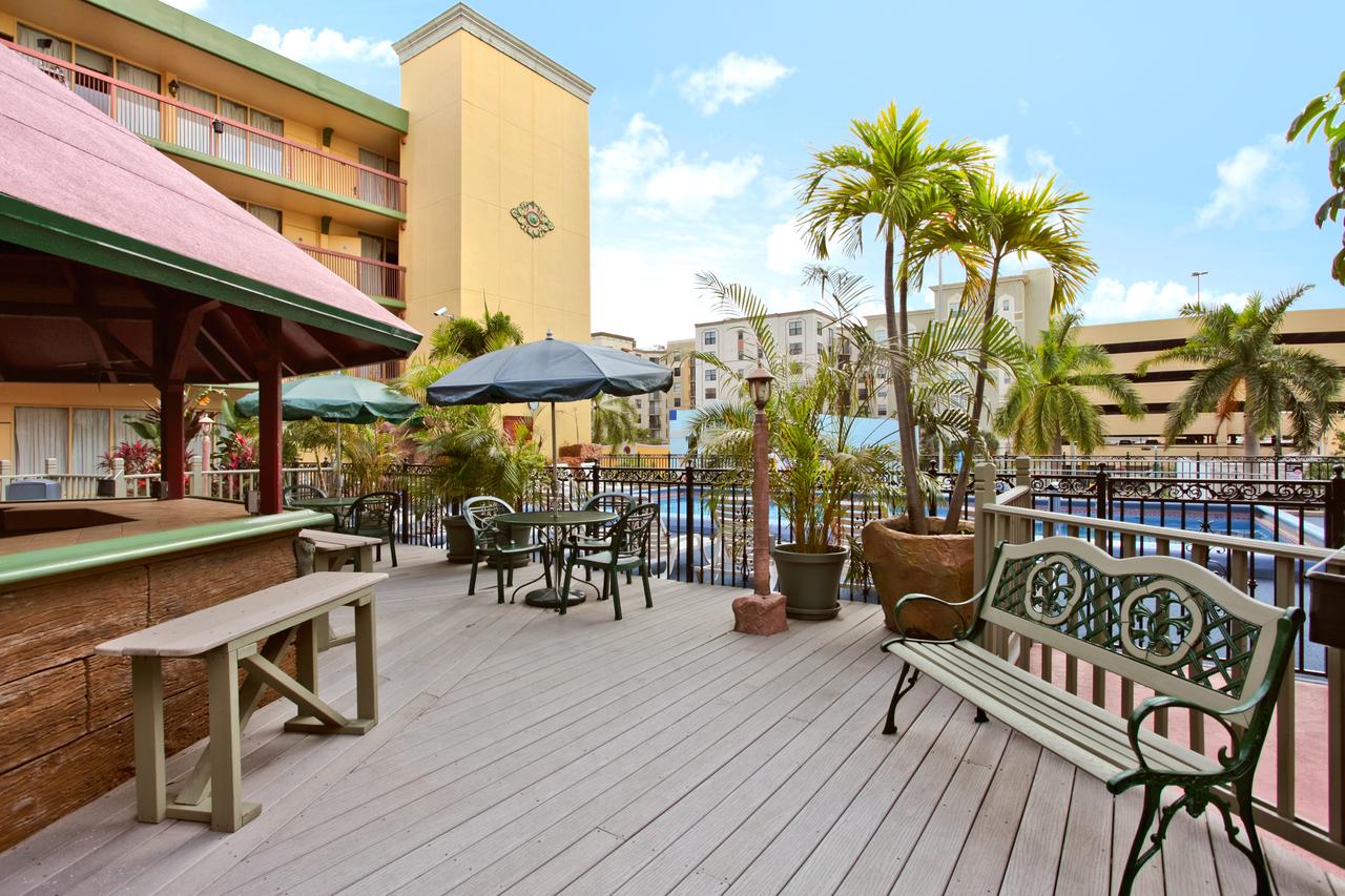 Ramada By Wyndham Hollywood Downtown - thumb 18