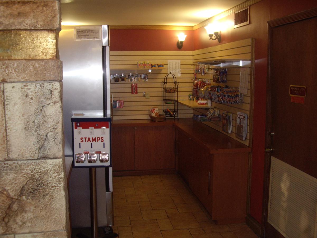 Ramada By Wyndham Hollywood Downtown - thumb 24