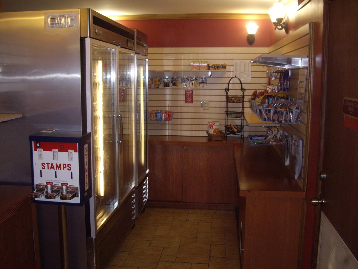 Ramada By Wyndham Hollywood Downtown - thumb 23