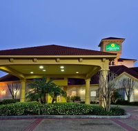 La Quinta by Wyndham USF Near Busch Gardens - Tourism Bookings