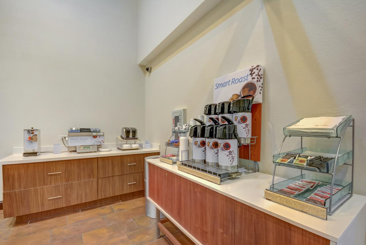 Holiday Inn Express Hotel & Suites Tampa-USF-Busch Gardens - thumb 25