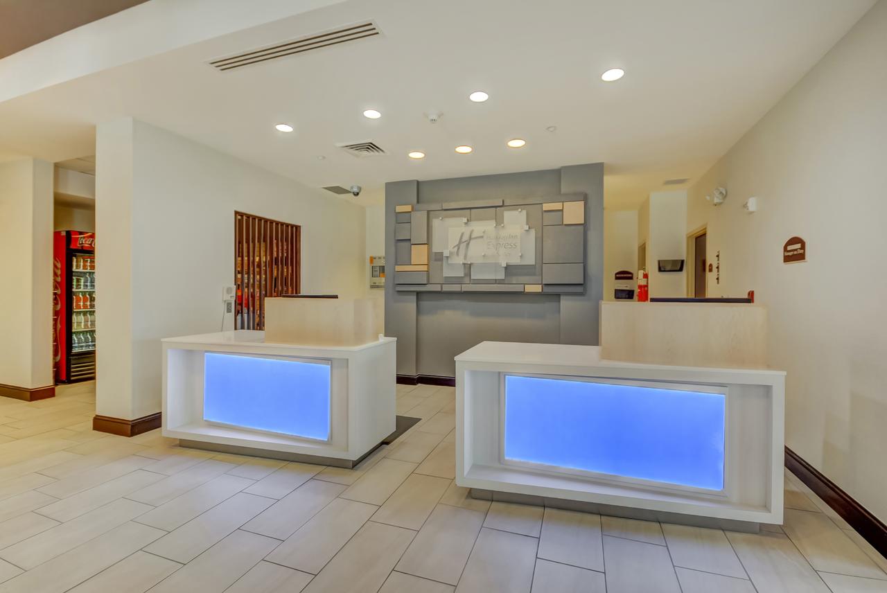 Holiday Inn Express Hotel & Suites Tampa-USF-Busch Gardens - thumb 18