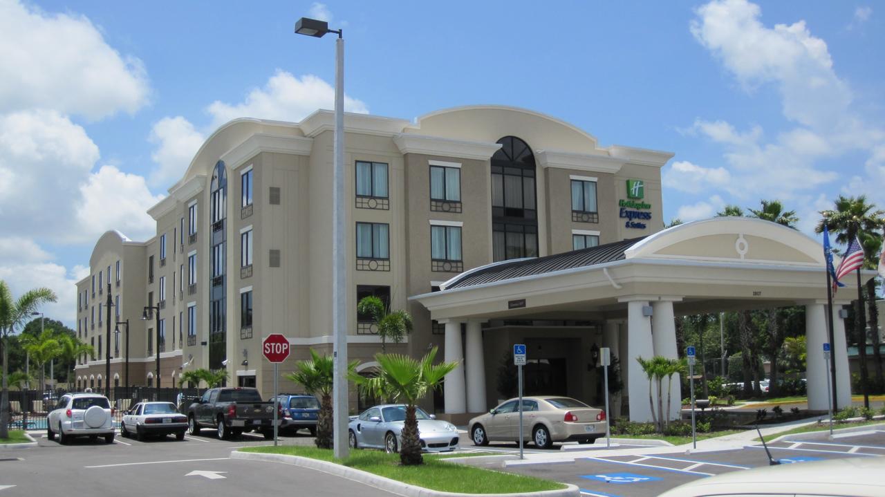 Holiday Inn Express Hotel & Suites Tampa-USF-Busch Gardens - thumb 0