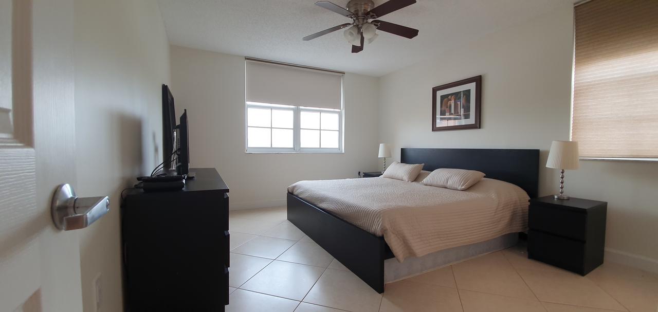 Yacht Club Aventura 2BR + 2BA - thumb 8