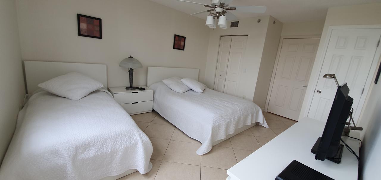 Yacht Club Aventura 2BR + 2BA - thumb 17