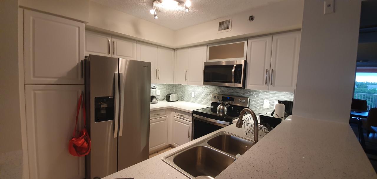 Yacht Club Aventura 2BR + 2BA - thumb 2