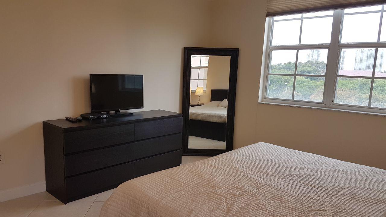 Yacht Club Aventura 2BR + 2BA - thumb 26