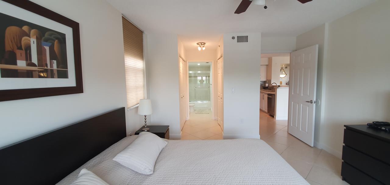 Yacht Club Aventura 2BR + 2BA - thumb 5