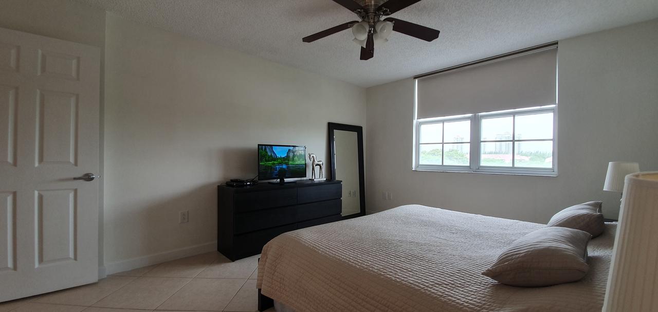 Yacht Club Aventura 2BR + 2BA - thumb 9