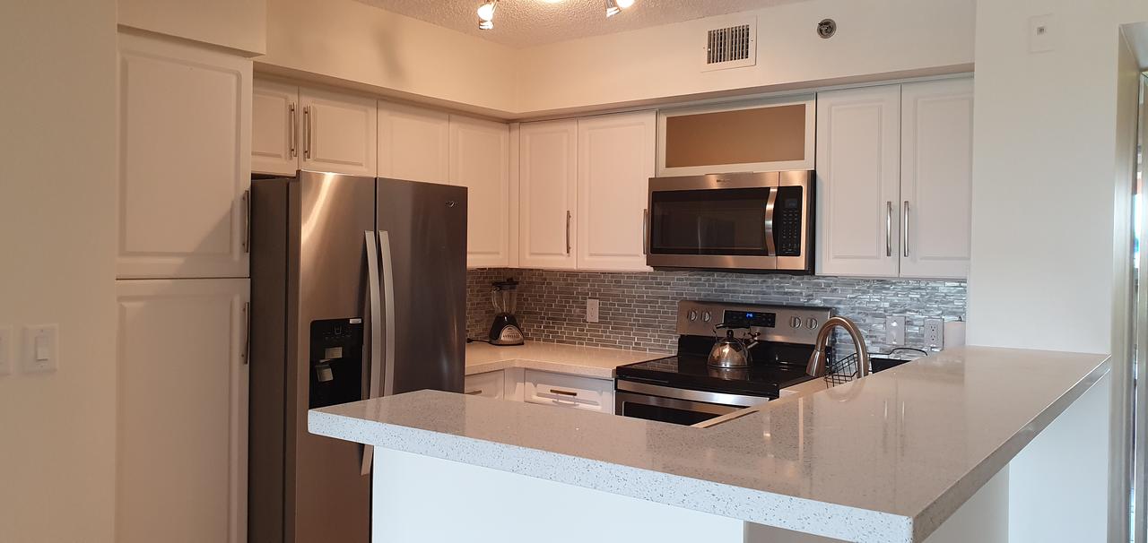 Yacht Club Aventura 2BR + 2BA - thumb 13