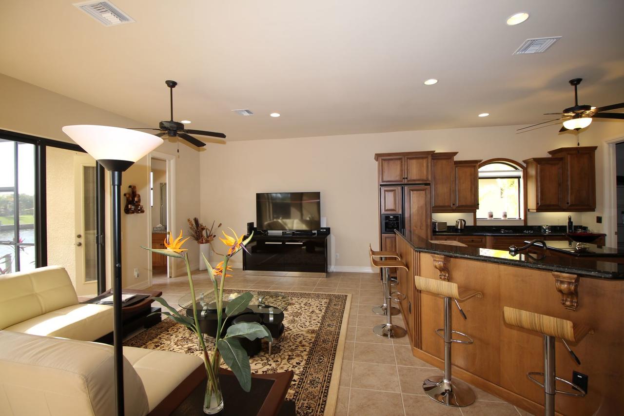 Holland House Cape Coral, 2732 Southwest 25th Street - thumb 16