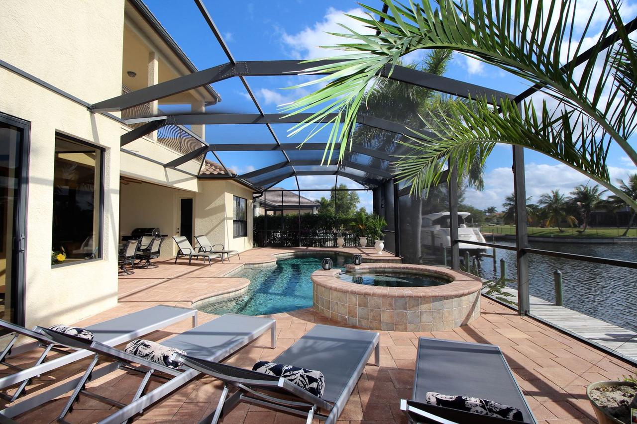 Holland House Cape Coral, 2732 Southwest 25th Street - thumb 3