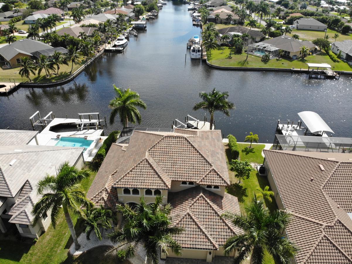 Holland House Cape Coral, 2732 Southwest 25th Street - thumb 43