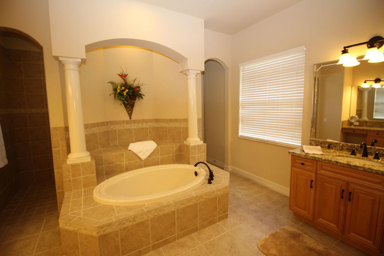 Holland House Cape Coral, 2732 Southwest 25th Street - thumb 20