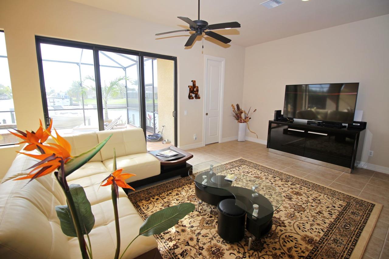 Holland House Cape Coral, 2732 Southwest 25th Street - thumb 7