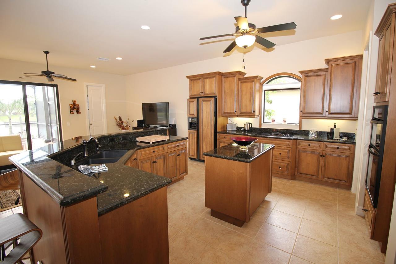 Holland House Cape Coral, 2732 Southwest 25th Street - thumb 12