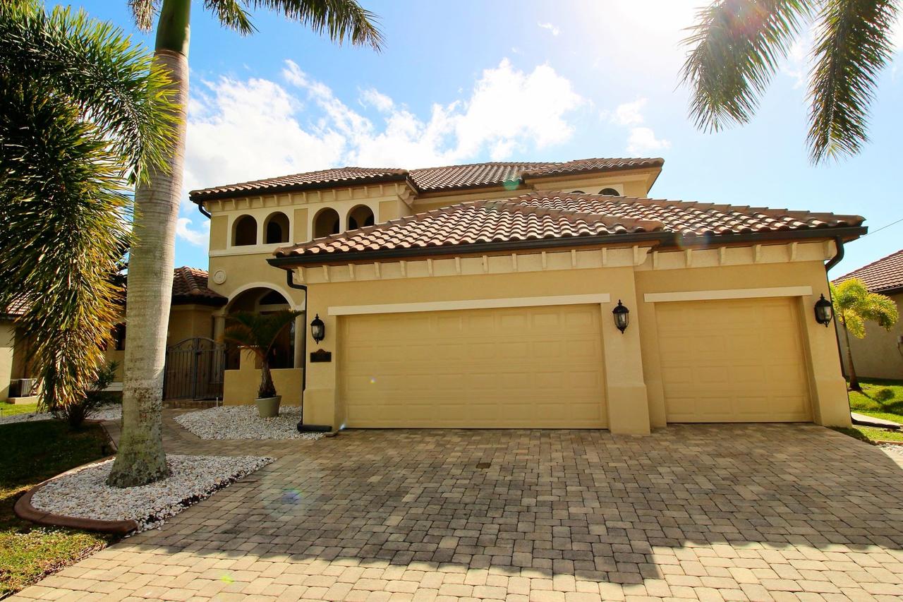 Holland House Cape Coral, 2732 Southwest 25th Street - thumb 28