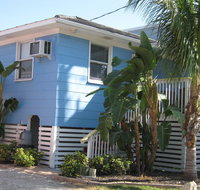 The Holiday Court Villas and Suites - USA Accommodation