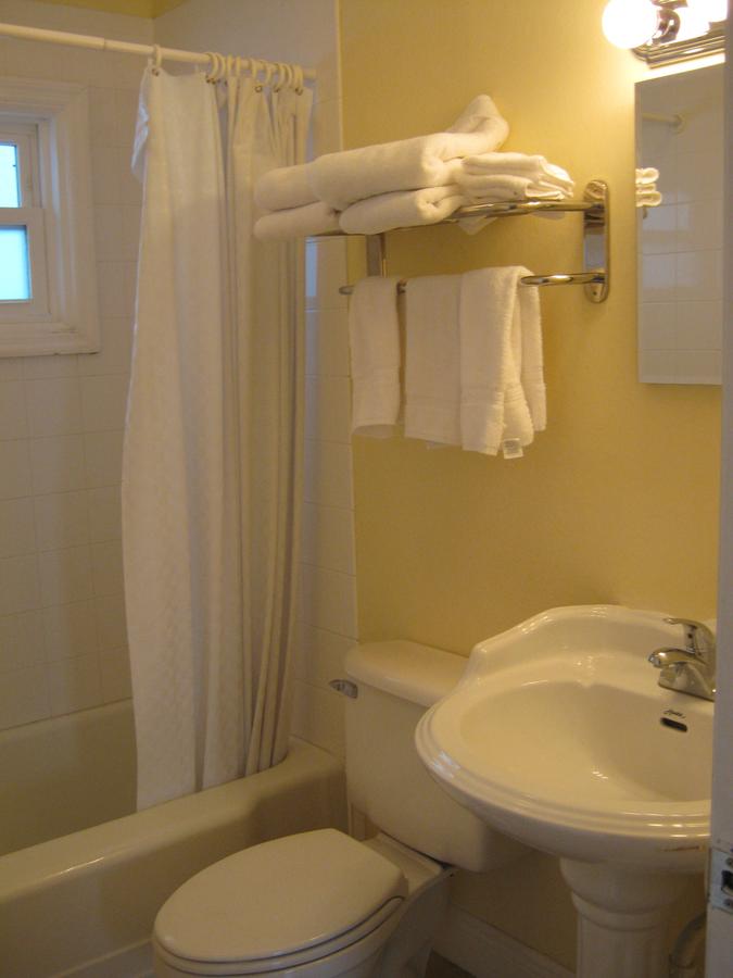 The Holiday Court Villas And Suites - thumb 34