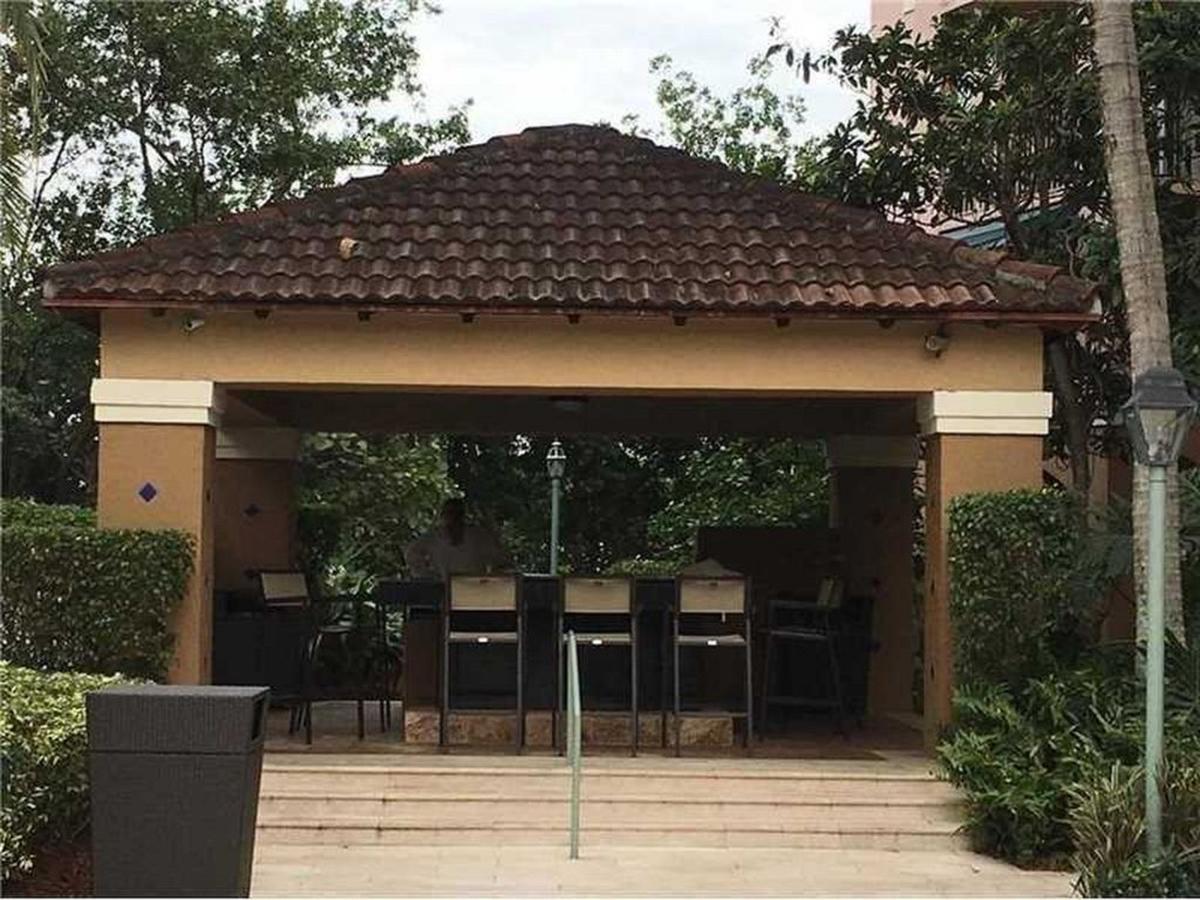 8-202 Yacht Club - New. Great 3 Bedroom. 2 Min To Aventura Mall - thumb 34