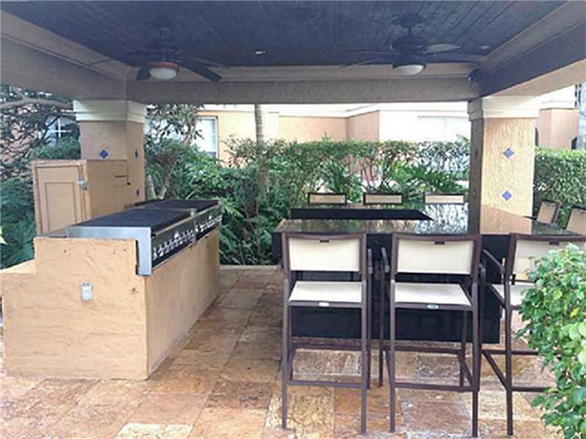 8-202 Yacht Club - New. Great 3 Bedroom. 2 Min To Aventura Mall - thumb 35