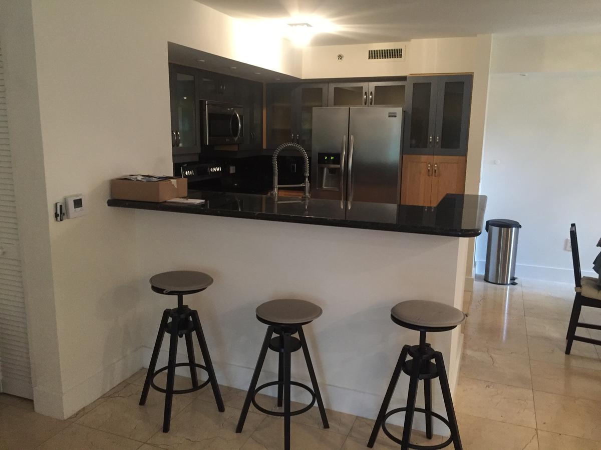 8-202 Yacht Club - New. Great 3 Bedroom. 2 Min To Aventura Mall - thumb 3