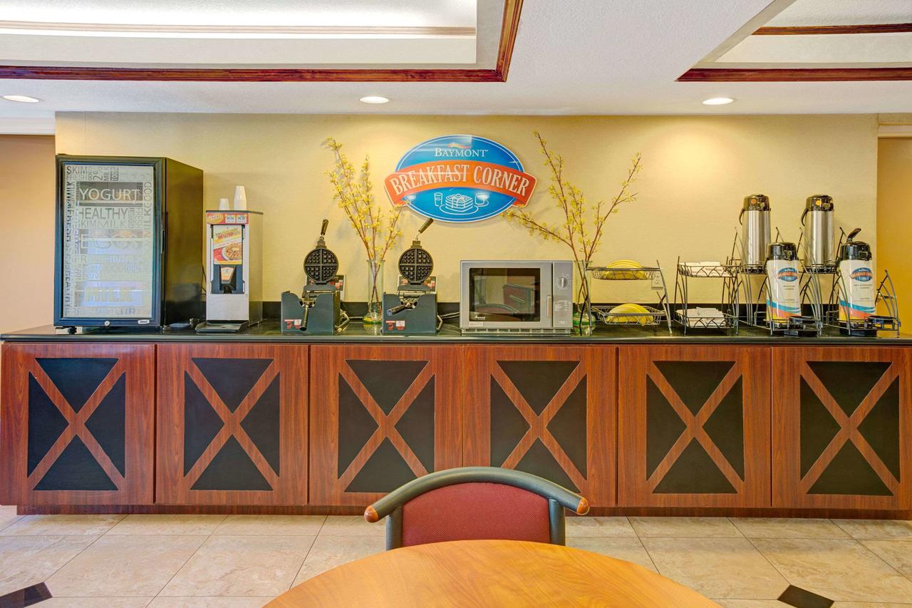 Baymont By Wyndham Florida Mall - thumb 34