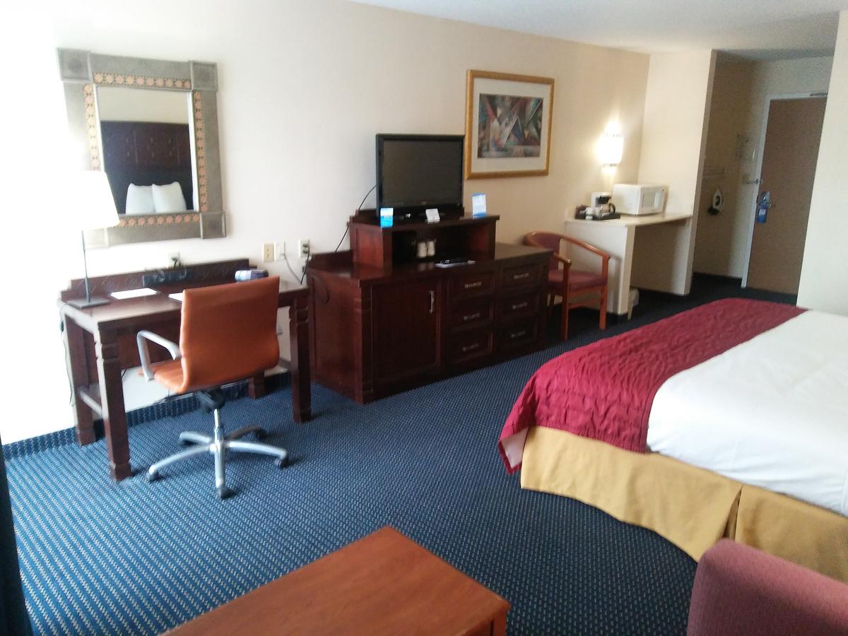 Baymont By Wyndham Florida Mall - thumb 26