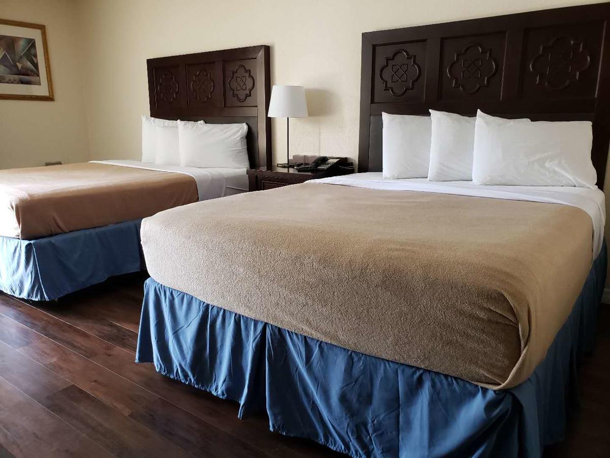 Baymont By Wyndham Florida Mall - thumb 10