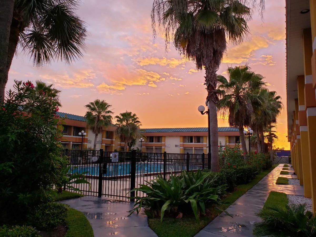 Baymont By Wyndham Florida Mall - thumb 14