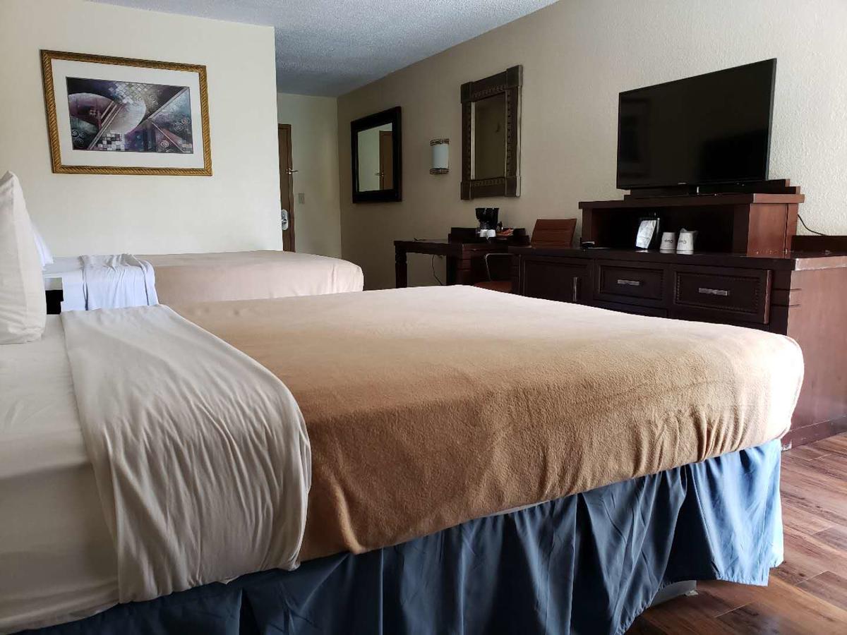 Baymont By Wyndham Florida Mall - thumb 11