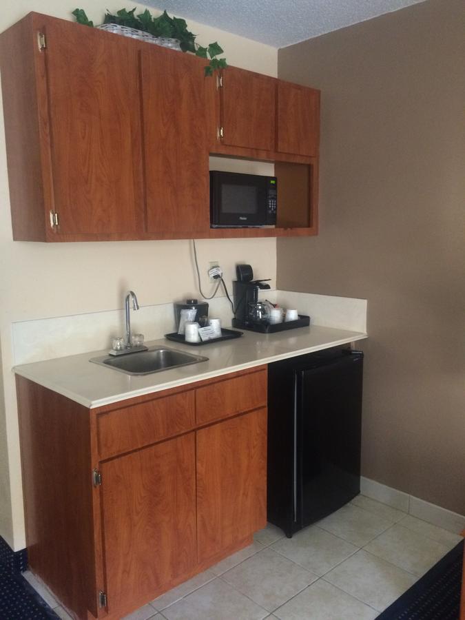 Baymont By Wyndham Florida Mall - thumb 27