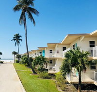 Carousel Beach Inn - USA Accommodation