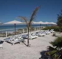 Bungalow Beach Resort - USA Accommodation