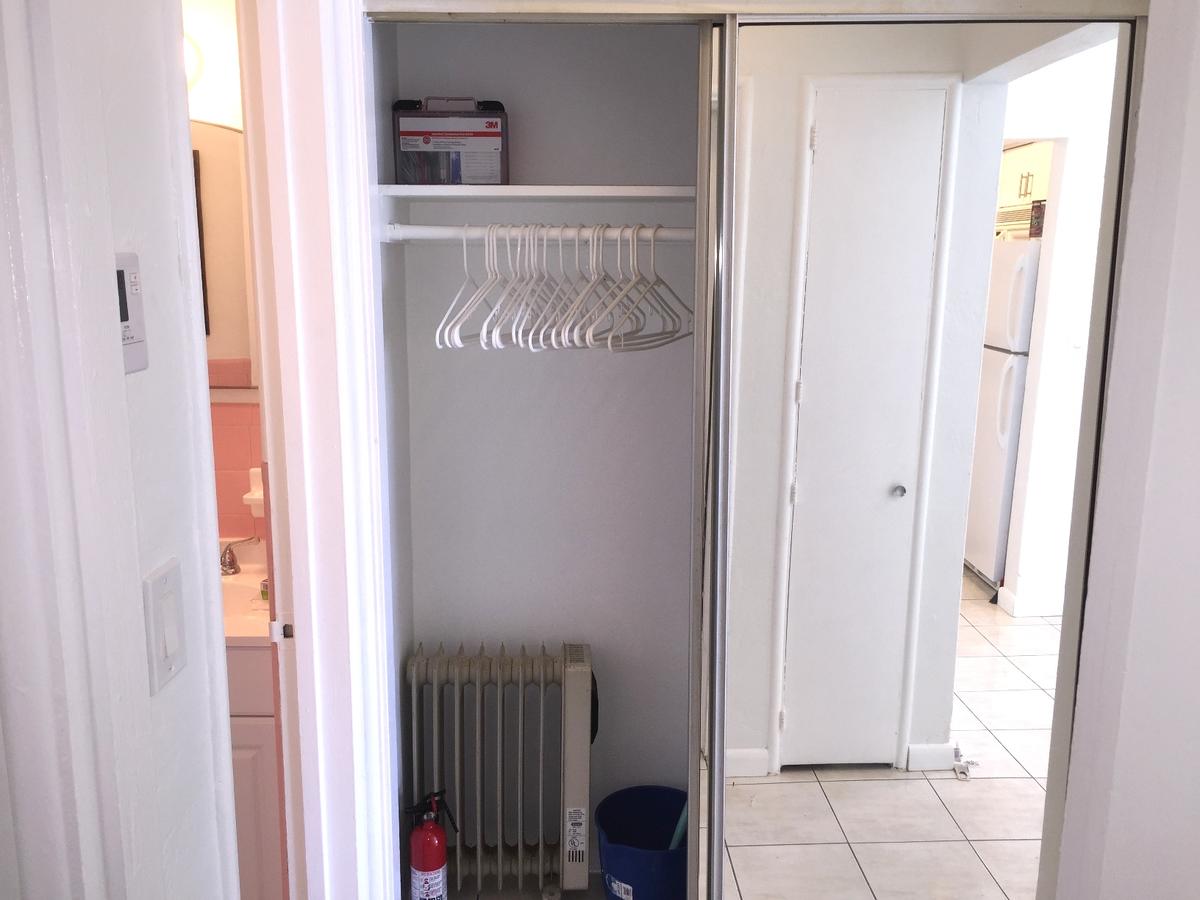 Amazing Two-Bedroom Apartment Next To The Beach - thumb 15