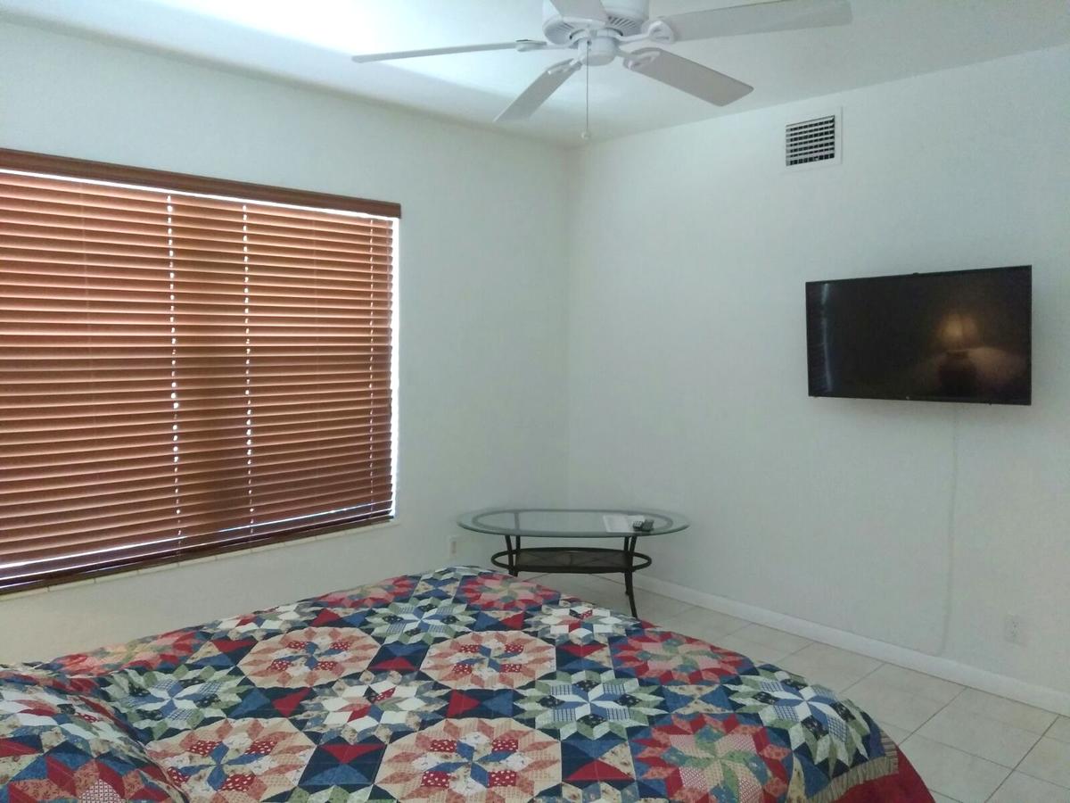 Amazing Two-Bedroom Apartment Next To The Beach - thumb 9