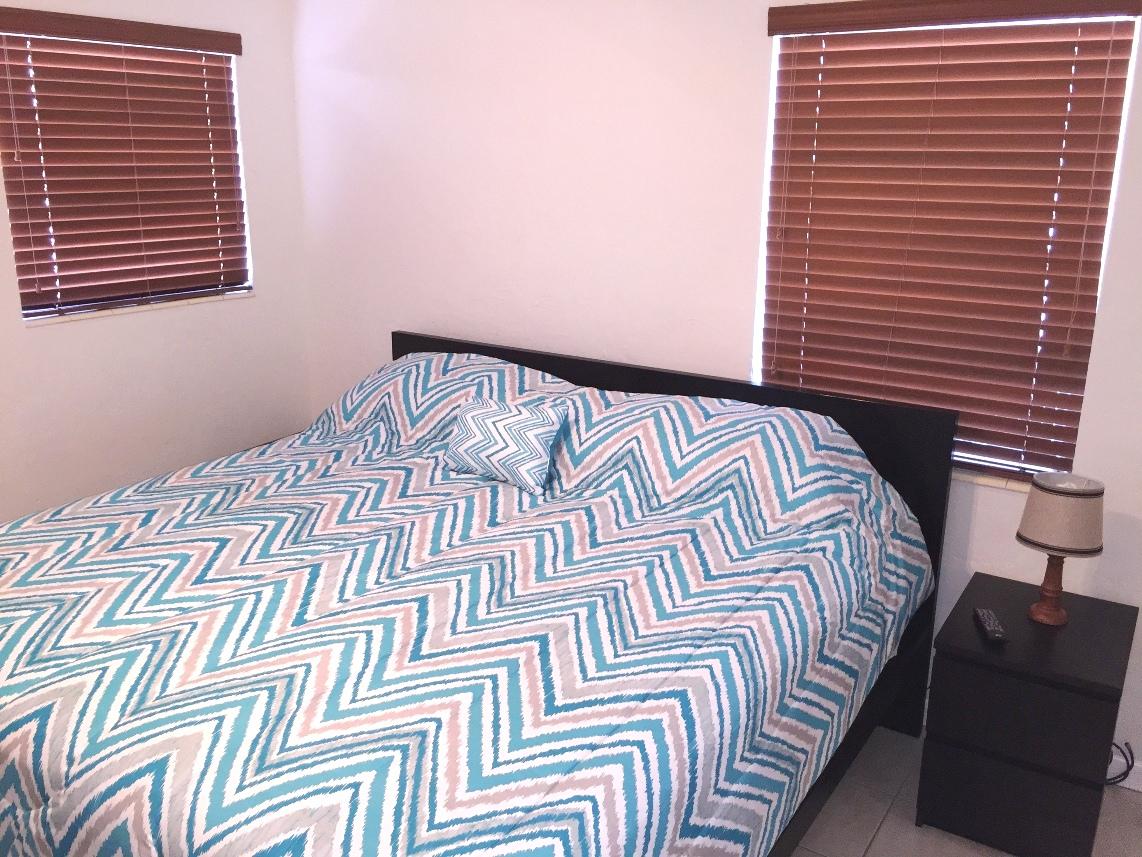 Amazing Two-Bedroom Apartment Next To The Beach - thumb 2