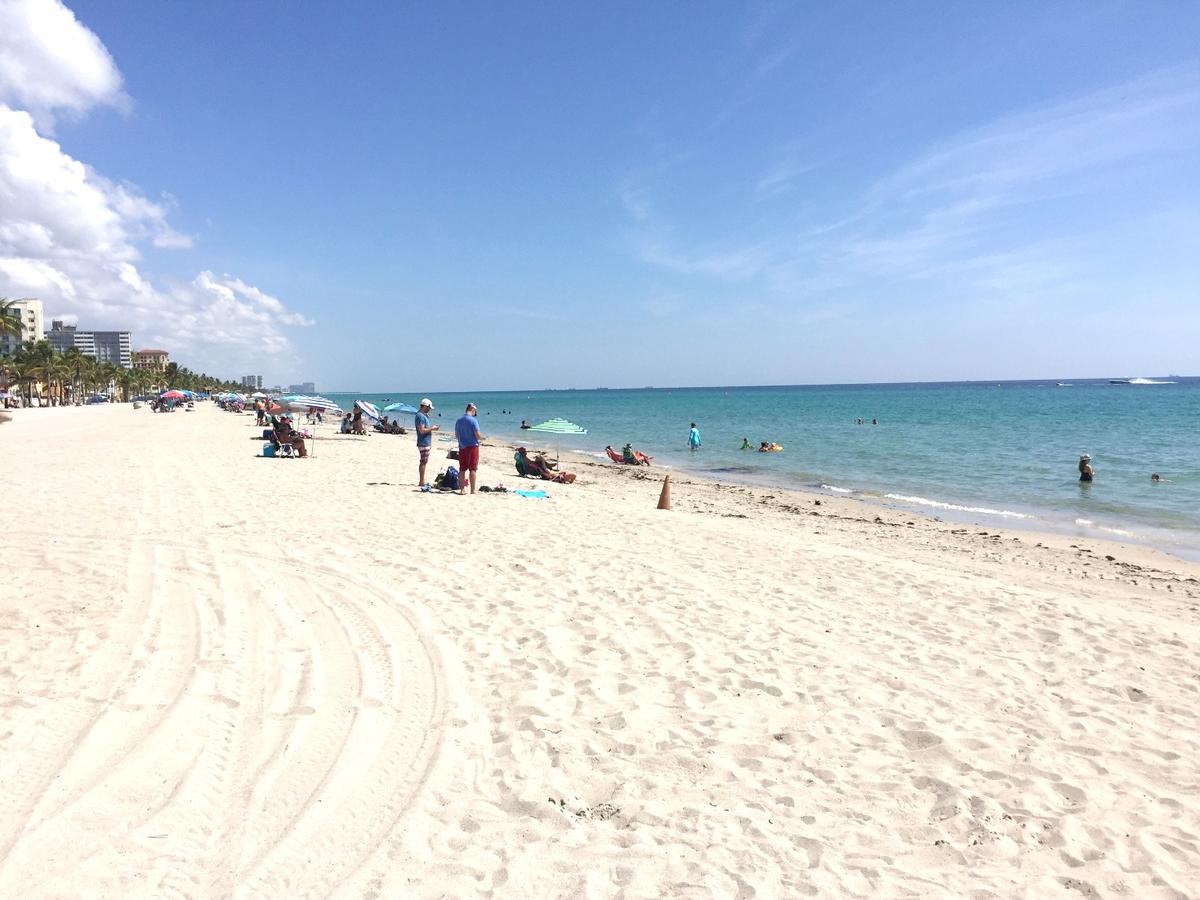 Amazing Two-Bedroom Apartment Next To The Beach - thumb 1