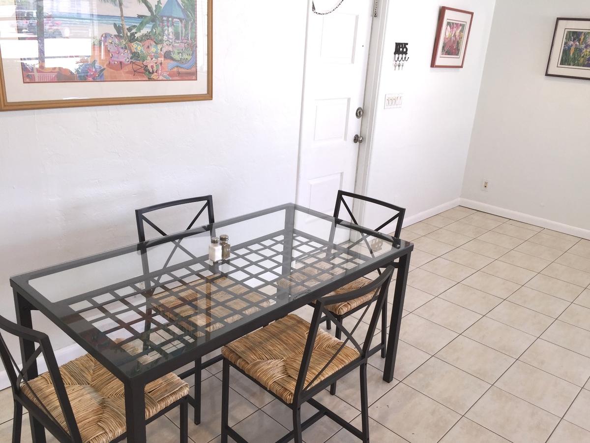 Amazing Two-Bedroom Apartment Next To The Beach - thumb 11