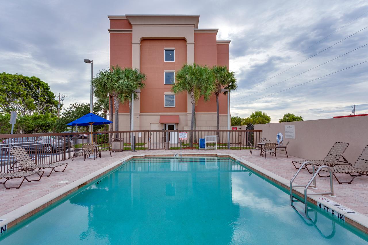 Hampton Inn & Suites Cape Coral / Fort Myers - thumb 1